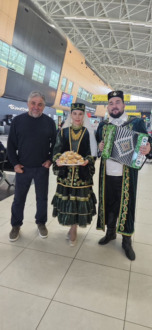 Команда Вавилон в аэропорту